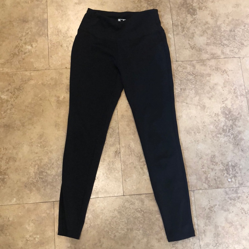 Black new balance leggings